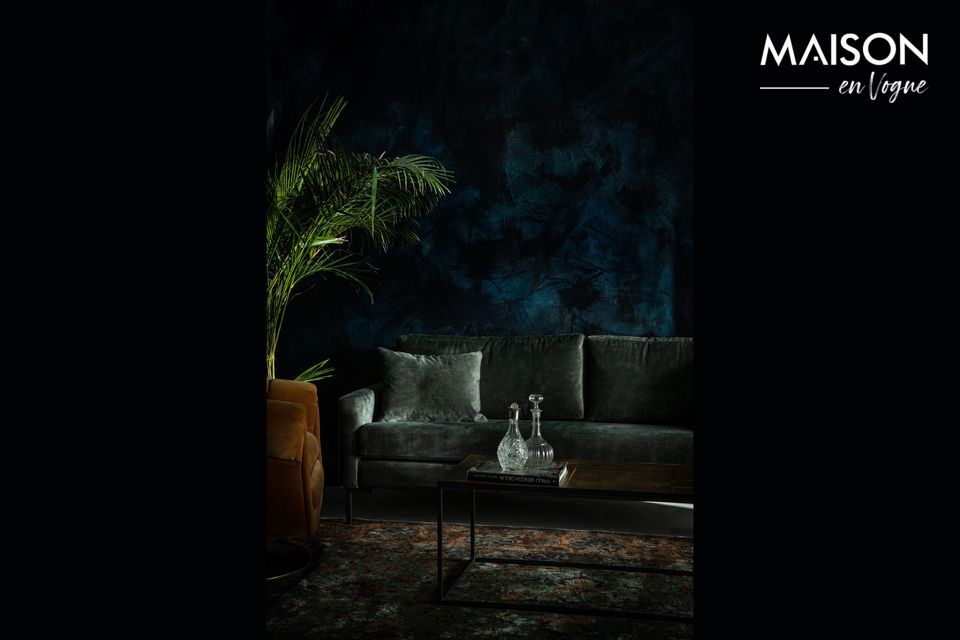 Ein bequemes Sofa in einer zarten Farbe