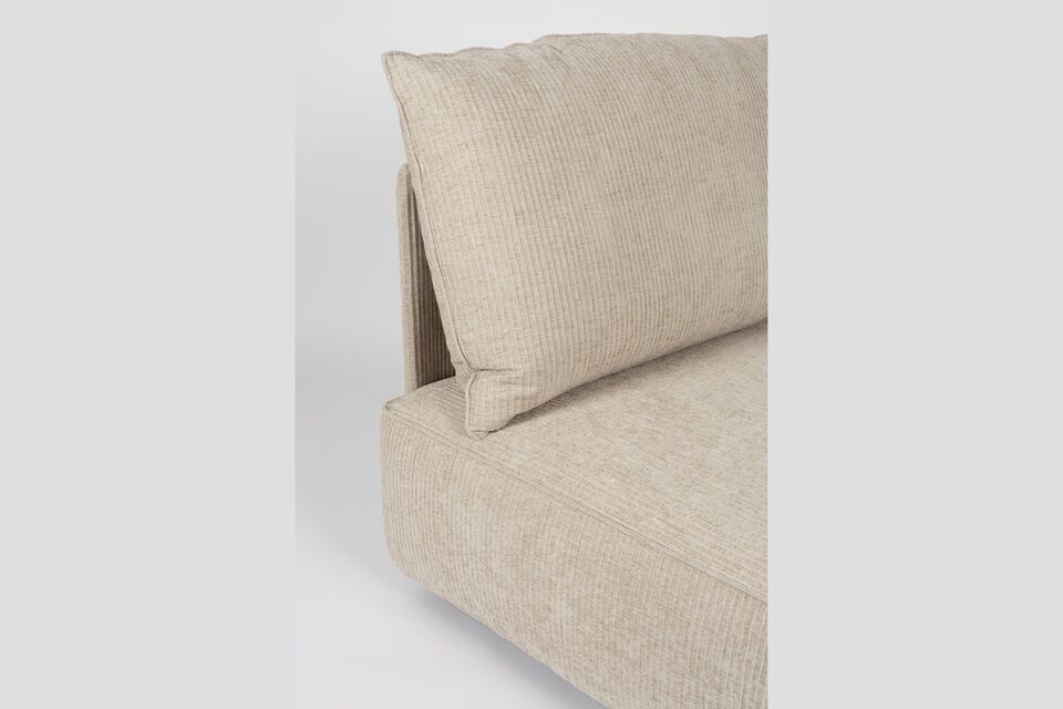 Entdecken Sie die Flexibilität und Weichheit des modularen Sofas Hunter