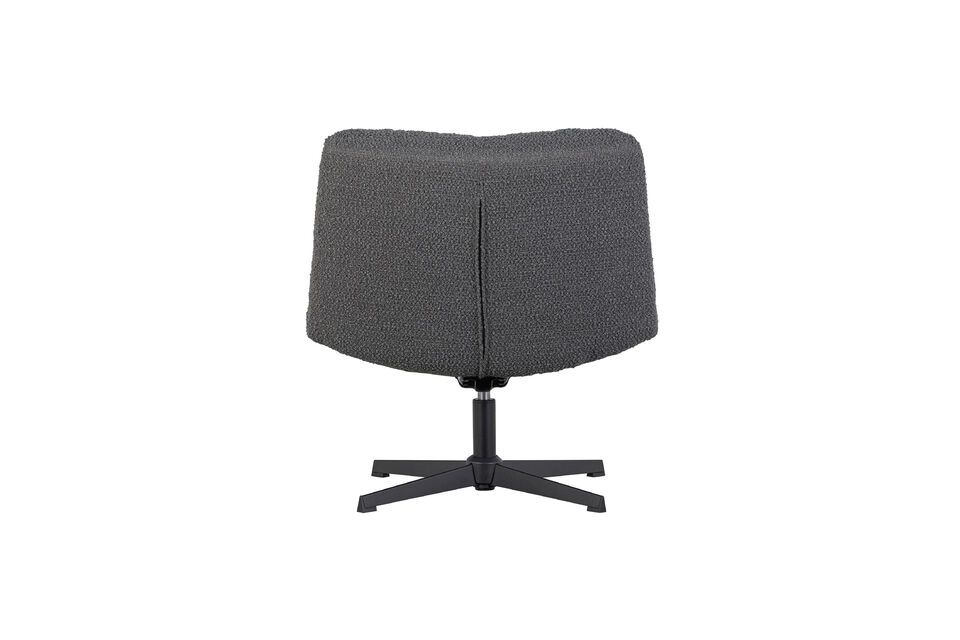 Der Sessel ist praktisch in der Pflege und langlebig und 80 cm hoch, 75 cm breit und 75 cm tief