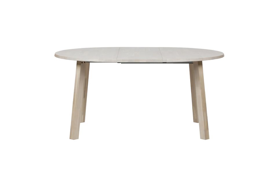 Der runde Tisch hat vier quadratische Beine mit einer Dicke von 6 cm und einer Höhe von 71,9 cm