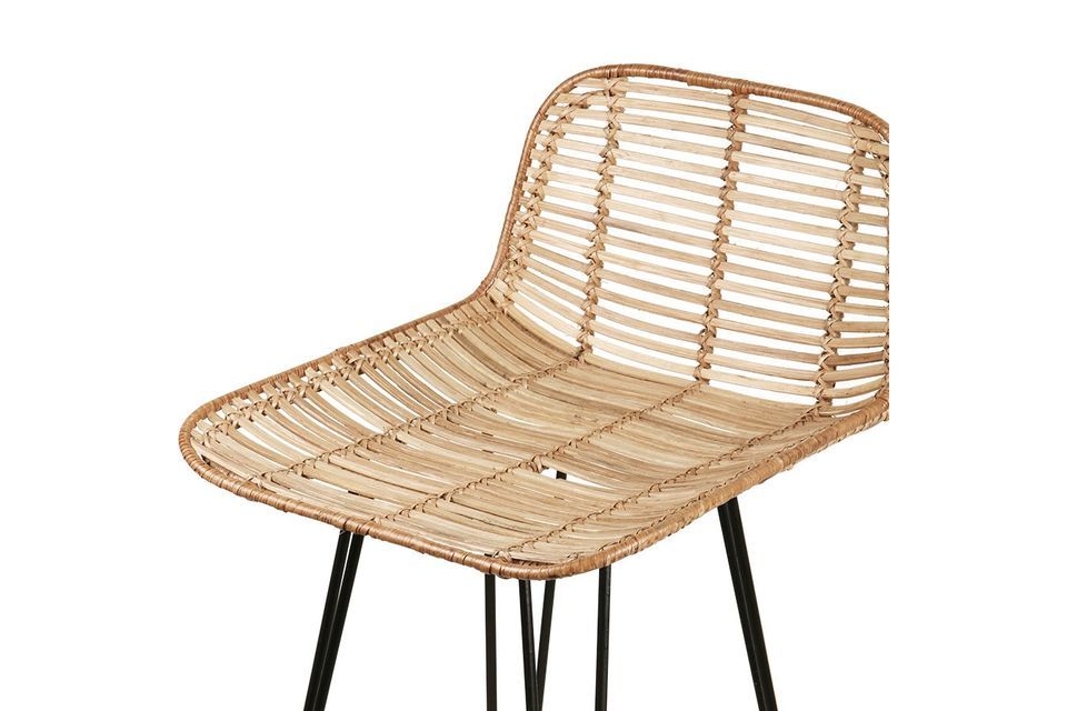 natürlicher Barhocker mit Rattan-Charme