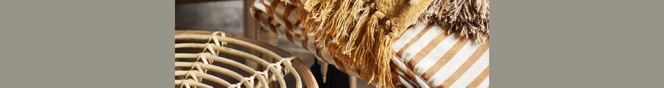 Materialbeschreibung Beigefarbener Bambus-Hocker Reina