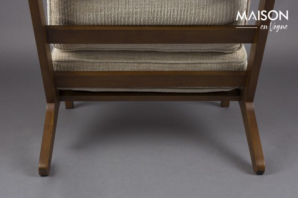 Perfekt für ein trendiges Wohnzimmer: Dieser Sessel lässt sich ideal mit einem Couchtisch aus