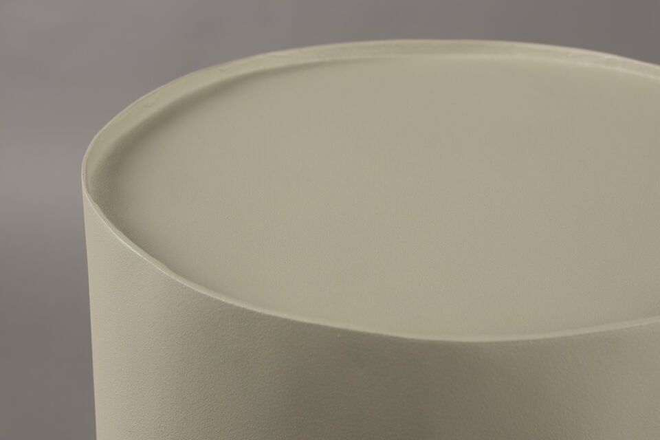 Die neutrale beige Farbe des Sai Tischs verleiht Ihrer Einrichtung einen warmen und weichen Touch