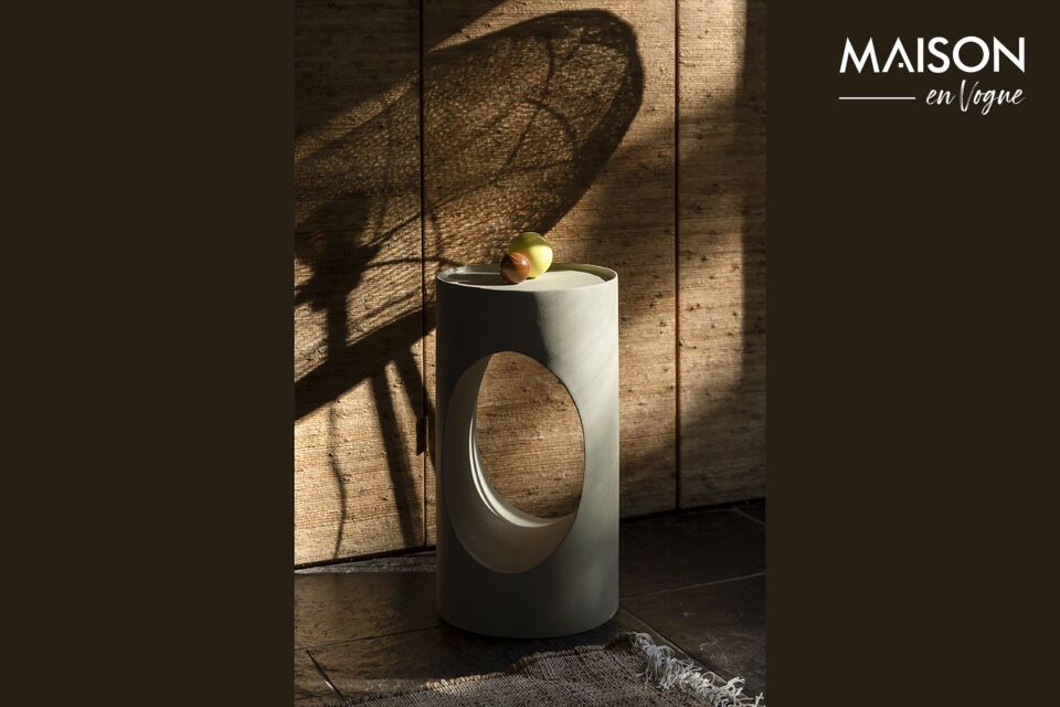 Bringen Sie mit diesem Tisch einen vielseitigen Stil in Ihre Wohnung.