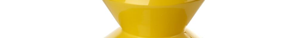 Materialbeschreibung Beistelltisch aus gelbem Polyester Zig Zag