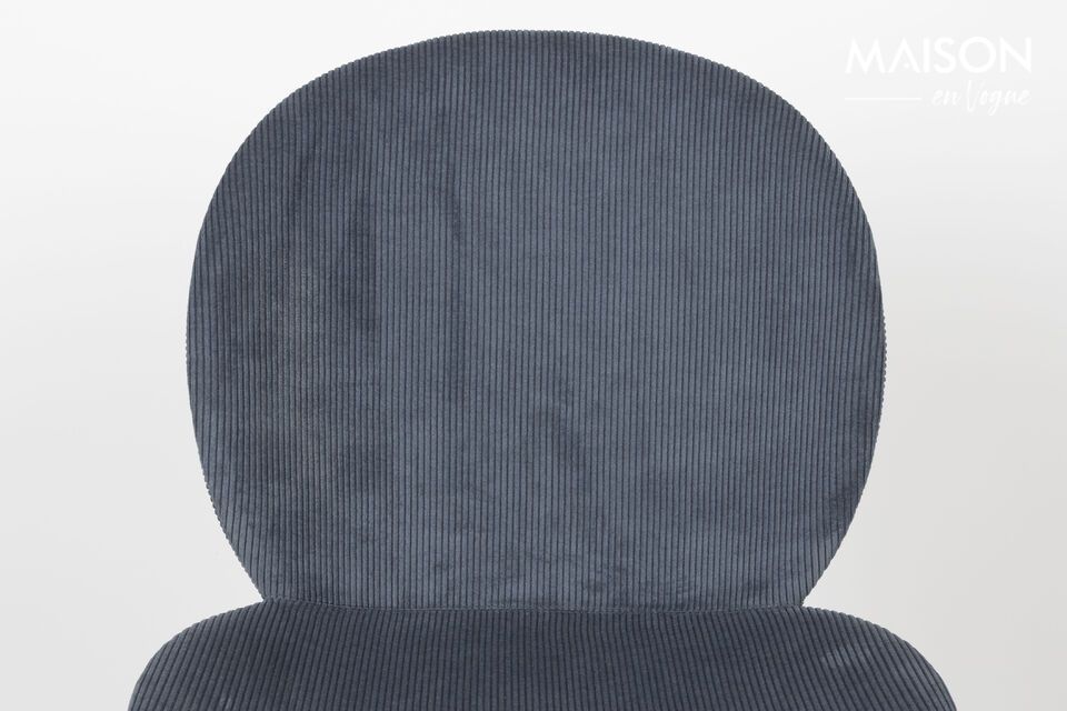 Der Bonnet-Stuhl ist in einer fesselnden Palette warmer und zeitgemäßer Farben erhältlich