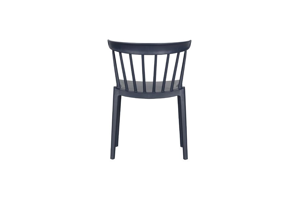 Der Bliss-Stuhl ist robust und bis zu 150 kg belastbar