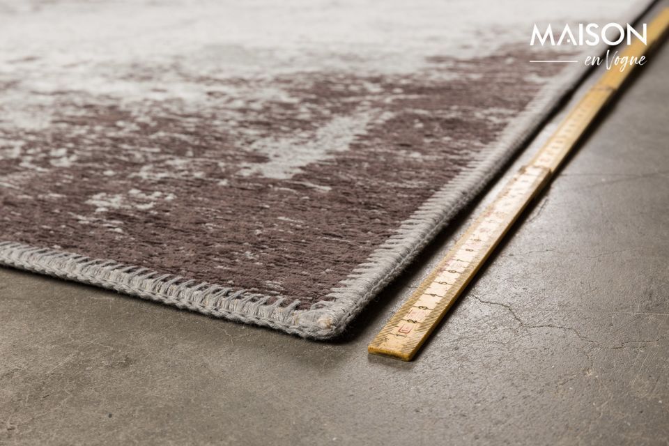 Der Teppich Caruso von Dutchbone bietet Ihnen den gewagten Kontrast zwischen industriell geprägtem