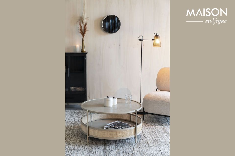 Entdecken Sie zeitlose Eleganz mit unserem beigefarbenen Rattan-Couchtisch Makoto