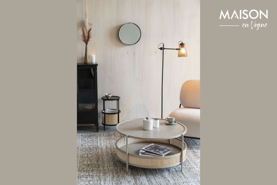 Dieser Couchtisch ist die perfekte Ergänzung für Ihr Wohnzimmer und bietet ein klassisches Design