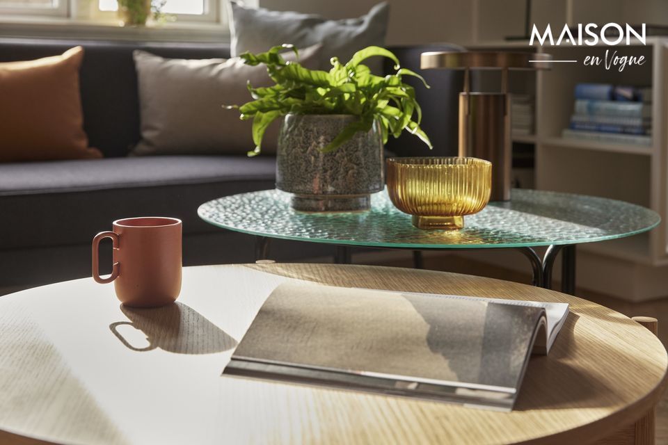 Seine runde und originelle Form passt ideal zu Ihrem Sofa und Ihren Sesseln und seine Oberfläche