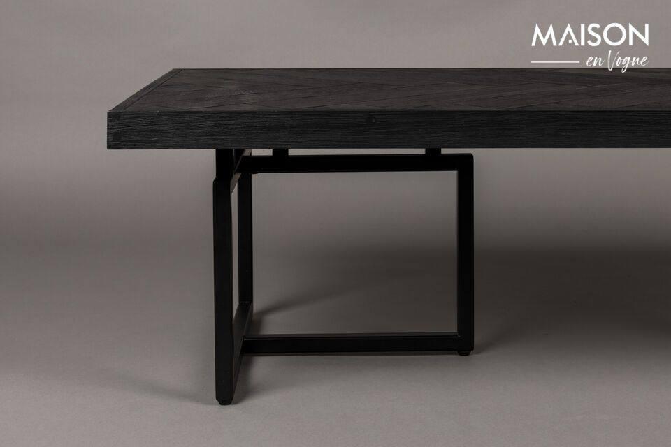 Fügen Sie mit unserem Couchtisch einen Hauch von praktischer Eleganz hinzu.