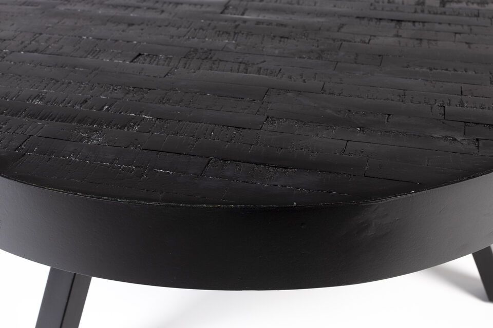 Mit seinen großzügigen Abmessungen von 74 cm Länge