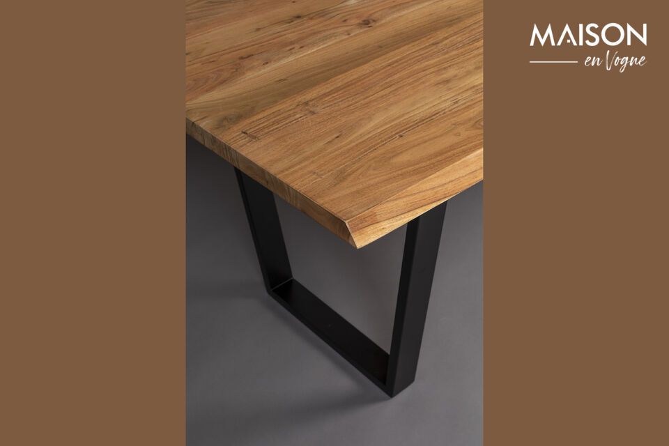 Mit seinen großzügigen Maßen von 180 cm Länge