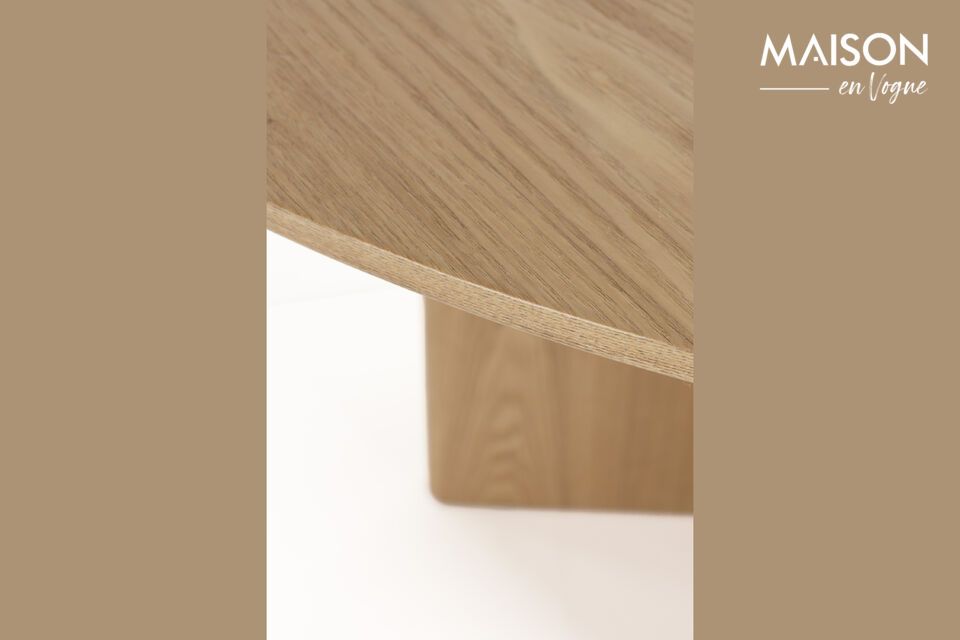 Der Tisch Beige Laurent vereint Eleganz und Zweckmäßigkeit und spiegelt Ihren Lebensstil wider