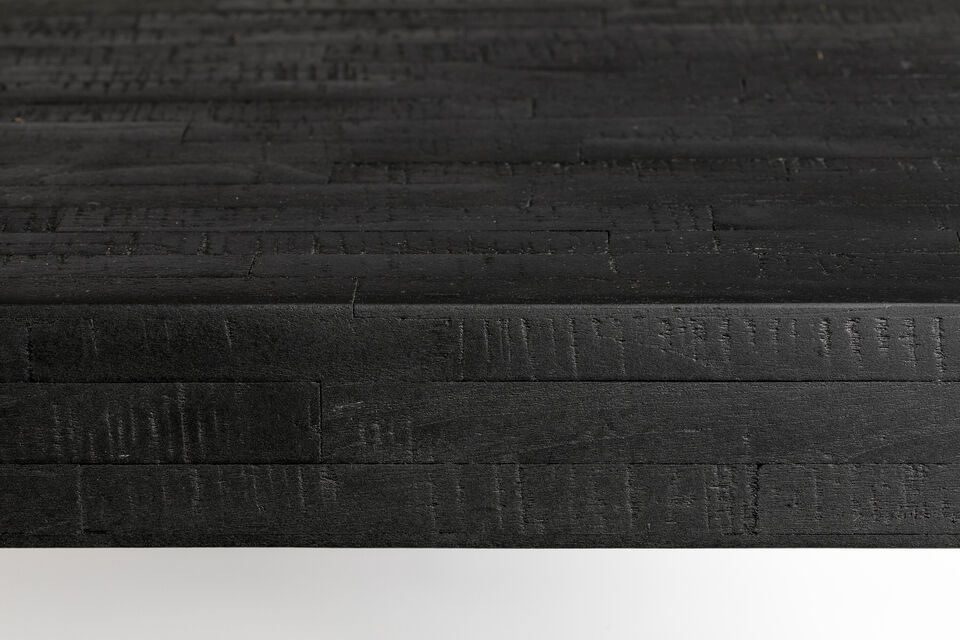 Sein schlichtes Design ergänzt perfekt verschiedene Einrichtungsstile und ist dabei vielseitig