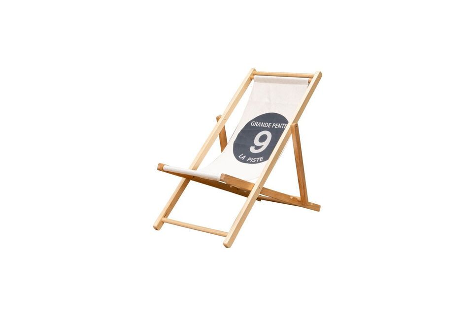 Das durchdachte Design dieses Gartenstuhls bietet eine perfekte Balance zwischen Funktionalität und
