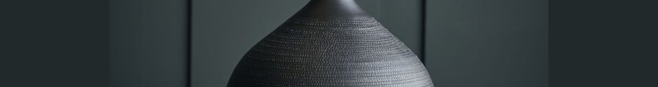 Materialbeschreibung Große braune Aluminiumvase Reena