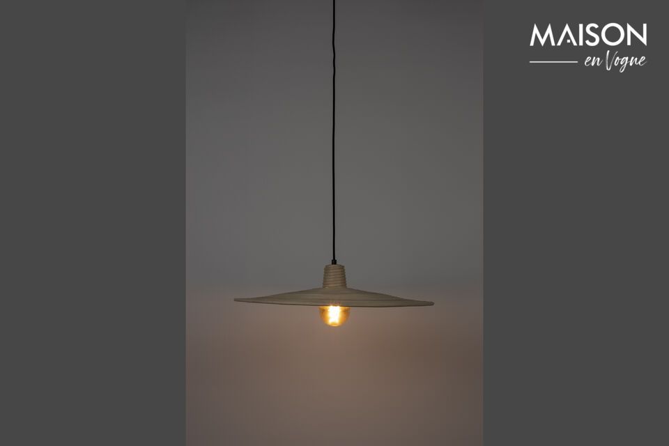Ein Hauch von Leichtigkeit und Eleganz mit natürlichem Rattan.
