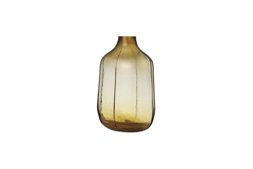 Die Kollektion besteht aus mehreren Modellen: einer großen Vase aus braunem oder transparentem