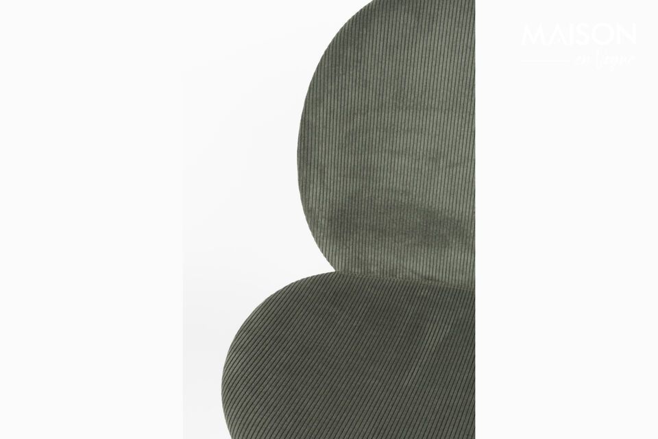 Der Bonnet-Stuhl ist in einer fesselnden Palette warmer und zeitgemäßer Farben erhältlich