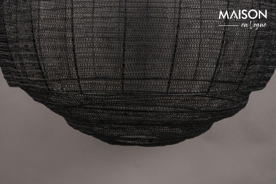 Mit seinen großzügigen Abmessungen von 70 cm Durchmesser und einer passenden Höhe von 75 cm ist