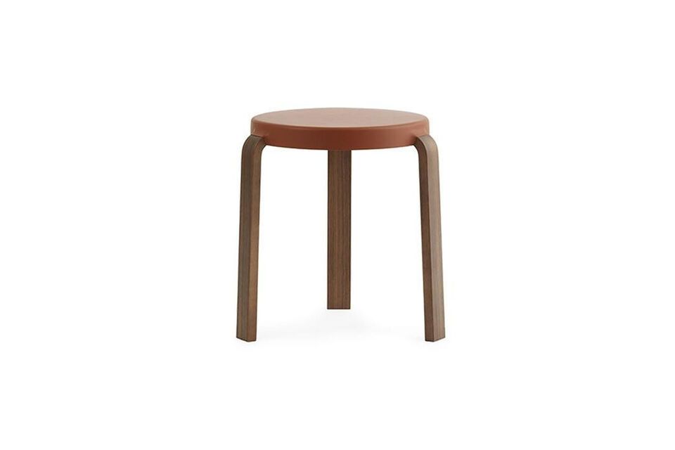 Hocker aus Walnussholz in Orange Tap Normann Copenhagen