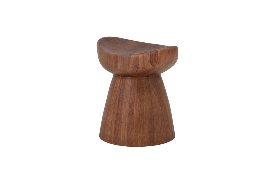 Der Hocker Luc von Bloomingville ist ein braunes Möbelstück, das aus Gummibaumholz gefertigt wurde