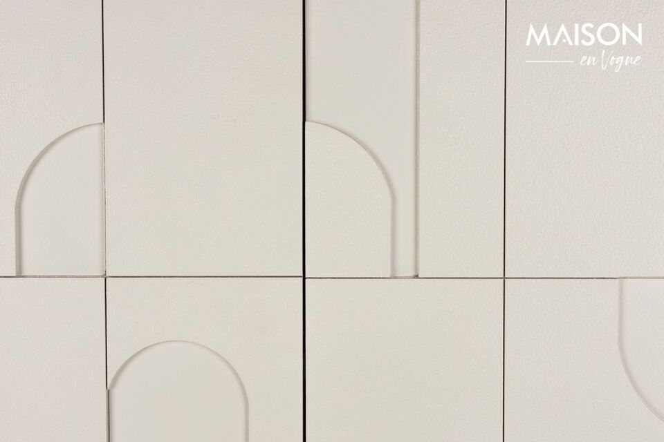 Das Highboard aus MDF in gebrochenem Weiß Funk ist mehr als nur ein Möbelstück: Es ist eine