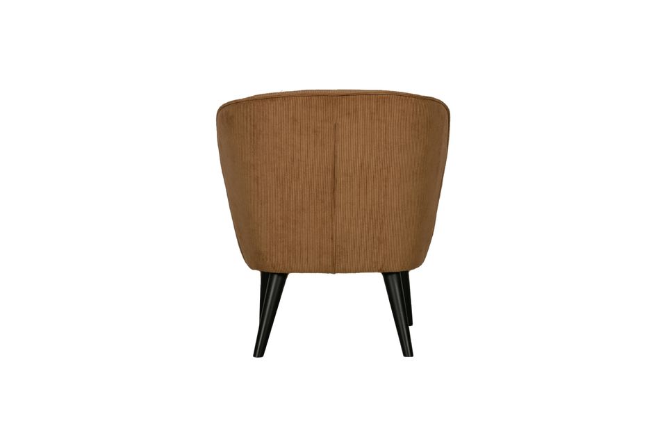 Die honiggelbe Farbe verleiht dem Stuhl einen herrlichen Vintage-Look