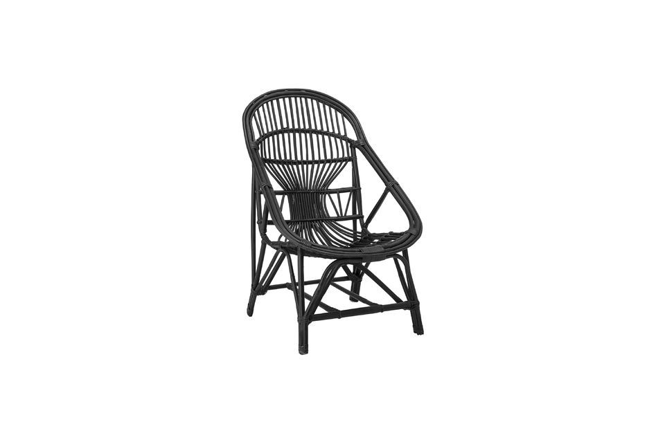 Mit einer Designer-Rückenlehne und einem Sitz aus geflochtenem Rattan bietet Ihnen dieser Stuhl