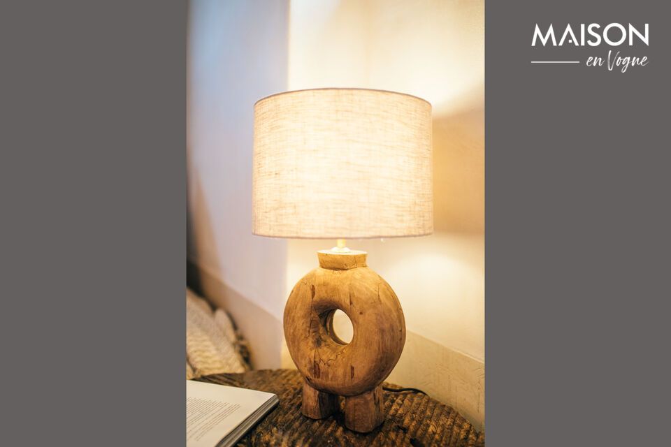 Diese aus unbehandeltem Mangoholz gefertigte Lampe ist die kleinere Version