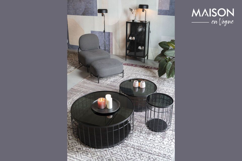 Entdecken Sie den modernen Charme unseres Couchtisches aus schwarzem Glas