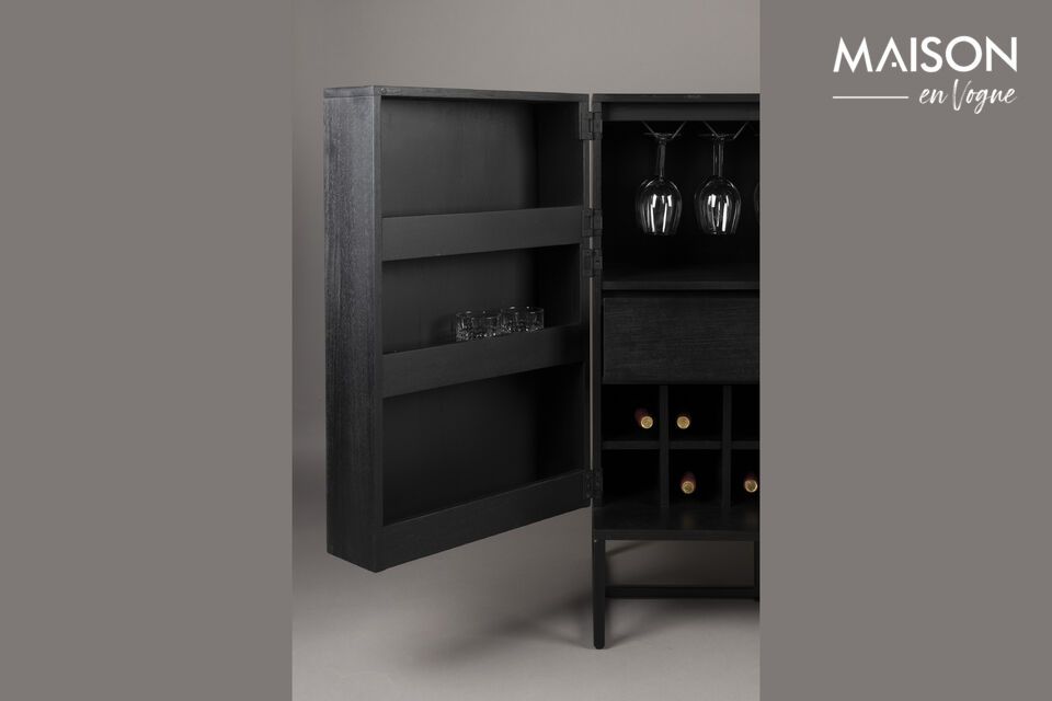 Eleganz und Funktionalität in einer einzigen schwarzen Kommode aus Holz.
