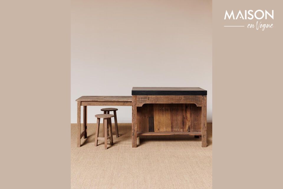 Entdecken Sie die zeitlose Eleganz und Robustheit unserer Konsole aus recyceltem Holz