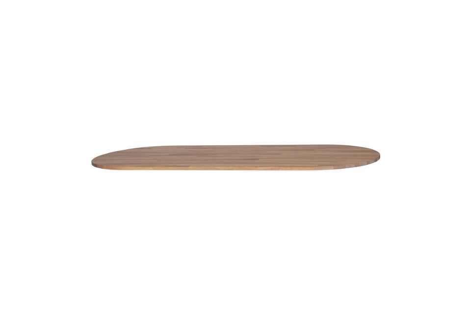 Die ovale Tischplatte aus FSC-zertifizierter massiver Eiche von WOOOD ist eine elegante und