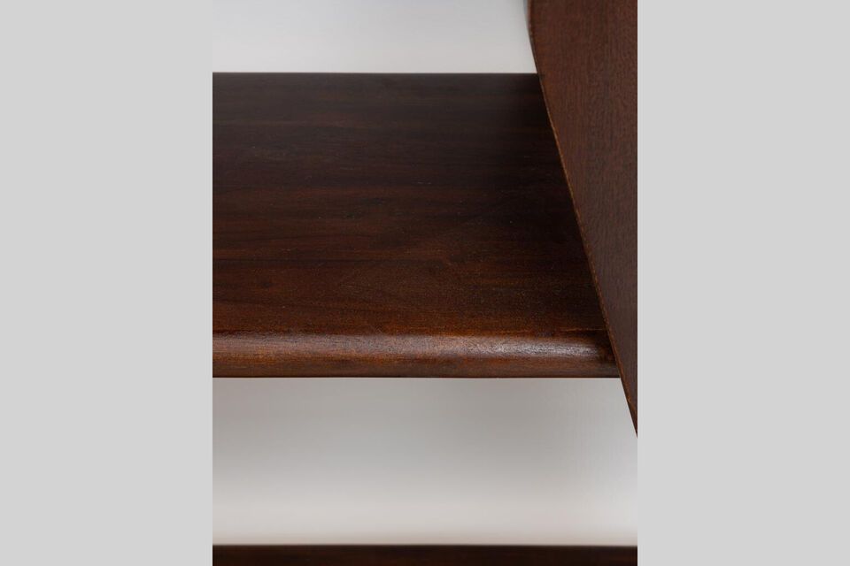 Das dunkle Holzregal Soho ist ideal für alle