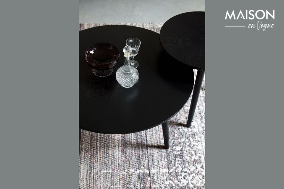 Verleihen Sie Ihrem Wohnzimmer einen Hauch von funktionaler Eleganz.