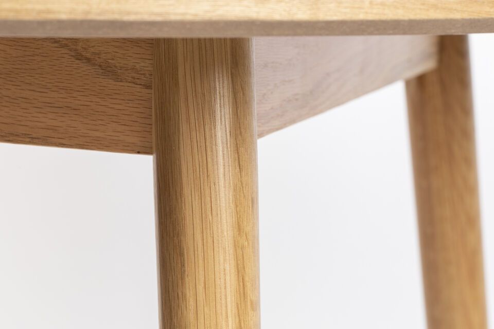 Seine beige-braune Farbe passt zu jeder Einrichtung und verleiht Ihrem Raum einen Hauch von Wärme