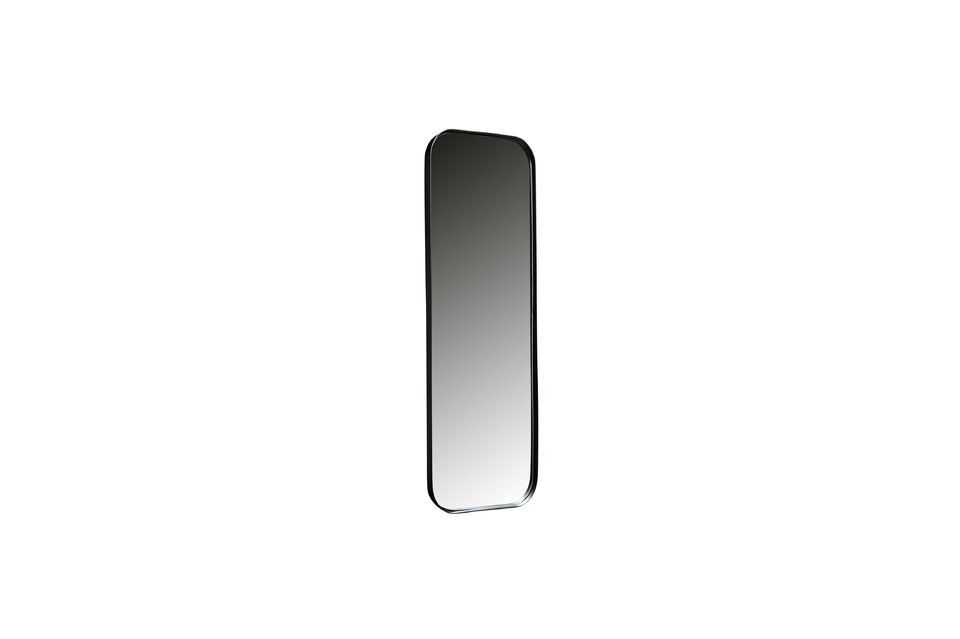 Der runde schwarze Metallspiegel Doutzen ist ein Spiegel mit Metallrahmen und wasserfester