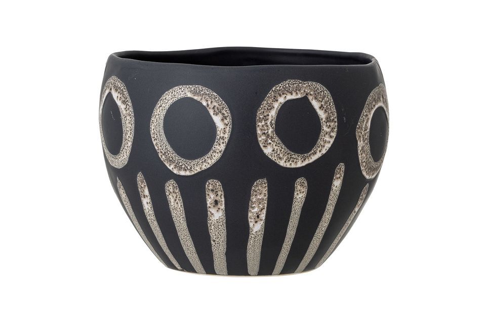 Schwarzer Blumentopf aus Sandstein Magnus Bloomingville