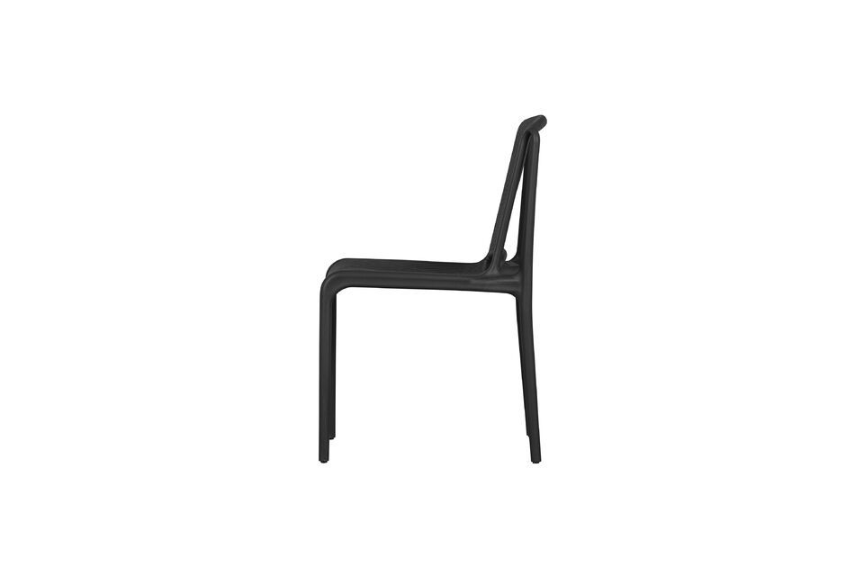Der praktische und funktionale Stuhl Billie ist stapelbar