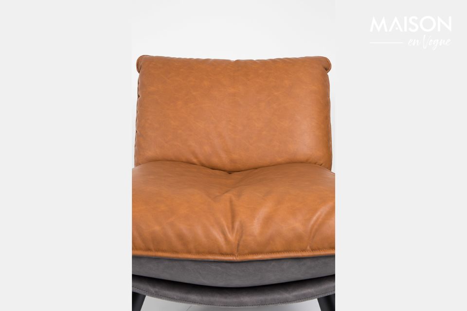Ein bequemer Stuhl mit Vintage-Design und raffinierten Oberflächen