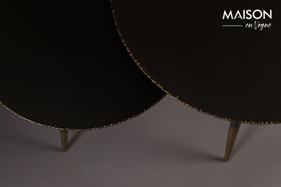 Auch wenn die Tische eine kleine orientalische Seite haben, so bleiben sie doch sehr modern