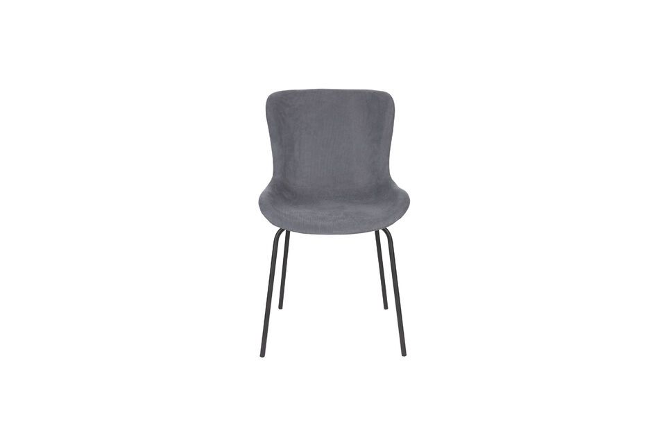 Der Stuhl Junzo Rib ist die perfekte Mischung aus Funktionalität und Design