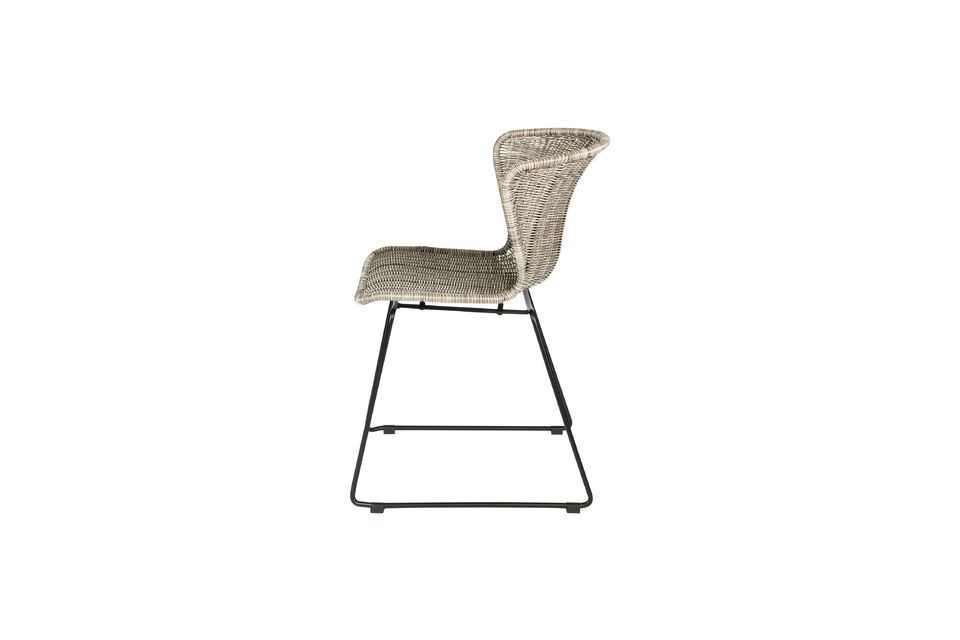 Mit einer bequemen Sitzhöhe von 46 cm ist dieser Stuhl perfekt zum Entspannen und Relaxen geeignet
