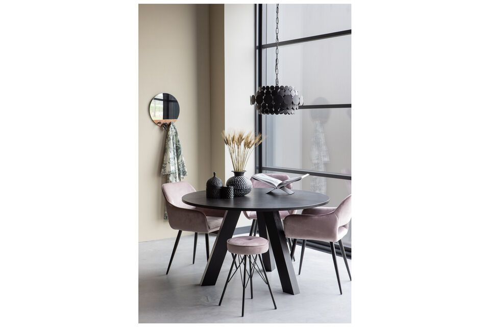 Stuhl Jelle, rosa Samt und schwarzes Metall, praktisch und bequem