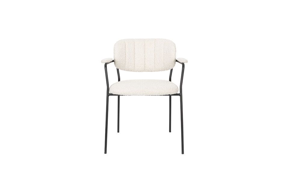 Das schlichte Design des Jolien-Stuhls ergänzt jede Einrichtung
