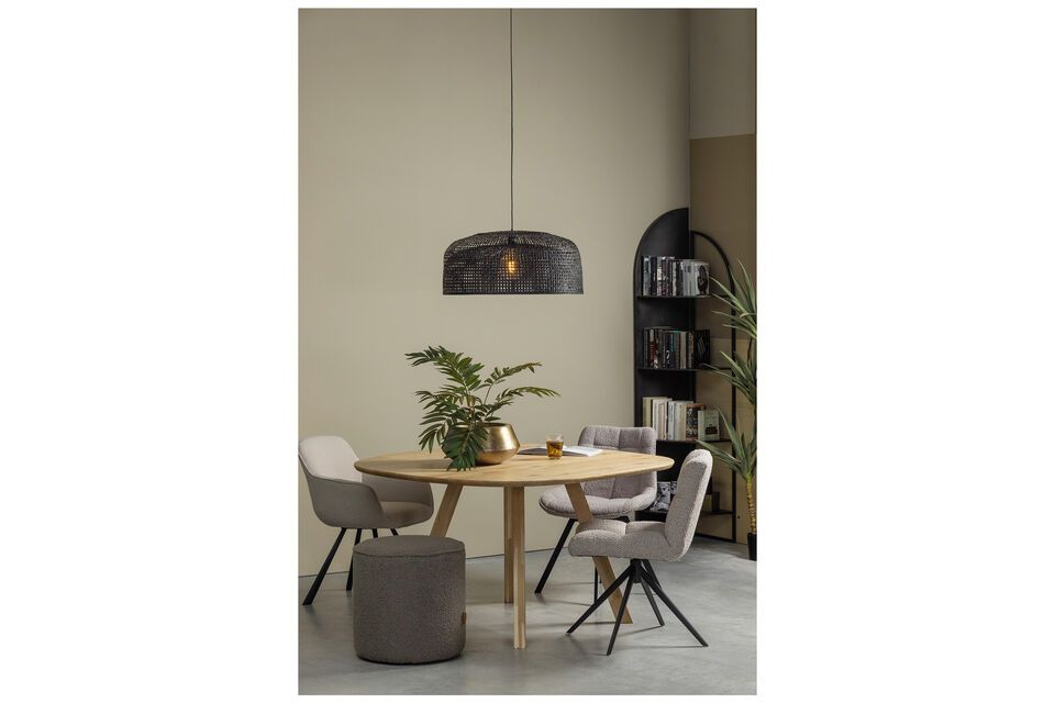 Stuhl Juno, sandfarbenes Polyester und schwarzes Metall, bequem und modern